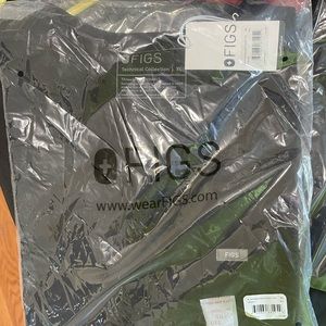 BRAND NEW FIGS CATIRNA SCRUB TOP